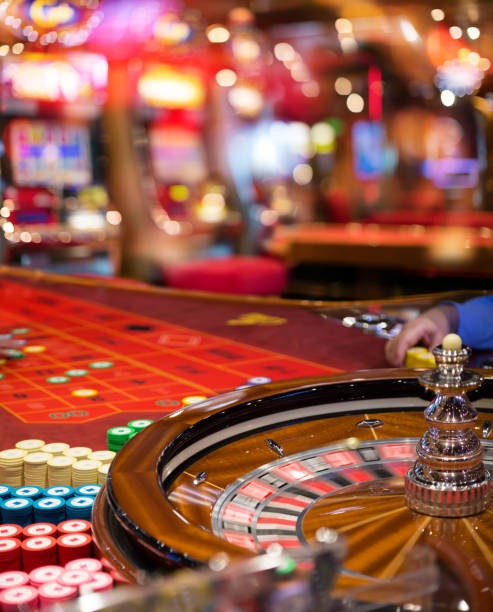 bursa33 app home screen showing Liga 1 matches and live casino tables