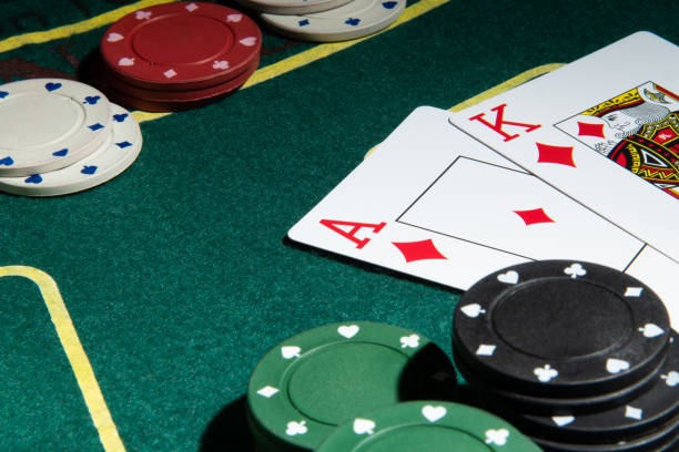 Live Sic Bo table at bursa33 with three dice and betting layout displayed on screen